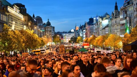 Demonstrace Společně proti nenávisti k uctění památky obětí homofobního útoku v Bratislavě