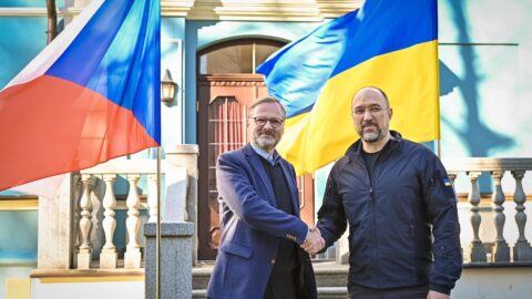 Předseda české vlády Petr Fiala (ODS) s ukrajinským premiérem Denysem Šmyhalem