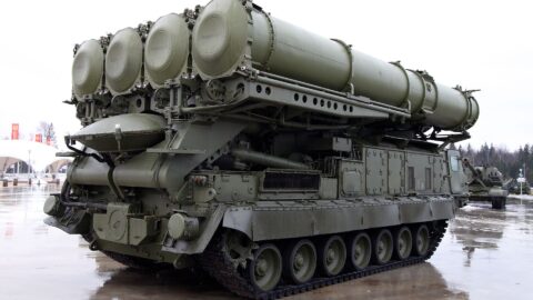 Protiletadlové rakety S-300 na pásovém podvozku