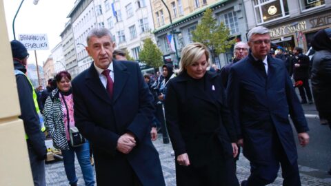 Trojlístek ANO: Andrej Babiš, Alena Schillerová a Karel Havlíček na Národní třídě v Praze.