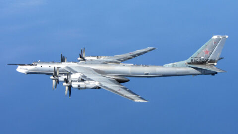 Bombardér Tu-95 slouží ruským agresorům jako odpalovací zařízení.