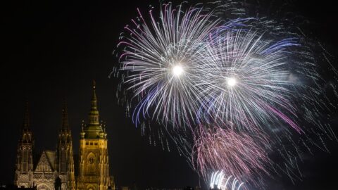 Novoroční ohňostroj 1. ledna 2019 v Praze.