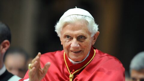 Emeritní papež Benedikt XVI. zemřel 31. prosince 2022.