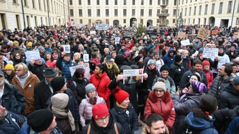 Spolek Milion chvilek pro demokracii uspořádal na Pražském hradě shromáždění s názvem Demokrat na Hrad