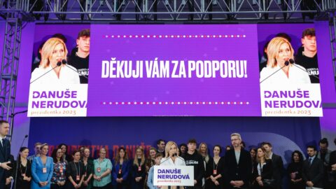 Prezidentská kandidátka Danuše Nerudová na tiskové konferenci v galerii Mánes