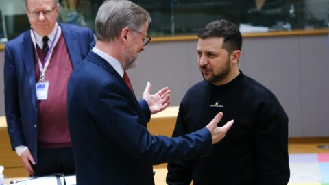 Premiér Petr Fiala (ODS) a prezident Ukrajiny Volodymyr Zelenskyj před únorovým summitem lídrů Evropské unie v Bruselu.