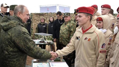 V okupovaném Melitopolu má být otevřeno první středisko Junarmiji, známější jako Putinjugend.