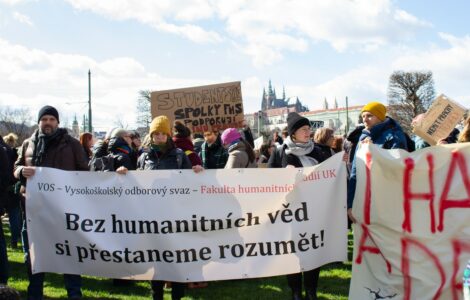 Protestní akce akademiků s názvem Hodina pravdy.