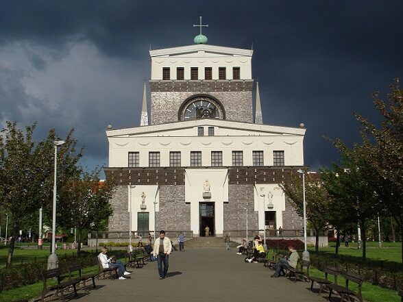 Kostel Nejsvětějšího Srdce Páně na pražských Vinohradech