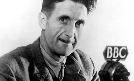 George Orwell v roce 1940.