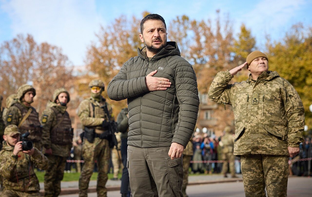 Ukrajinský prezident Volodymyr Zelenskyj v osvobozeném Chersonu (14. 11. 2022).