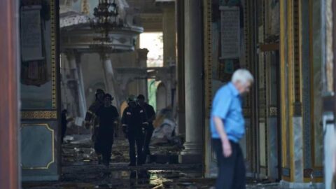 Během útoky ruských sil na město na jihu Ukrajiny bylo zasaženo historické centrum i Chrám Proměnění Páně.