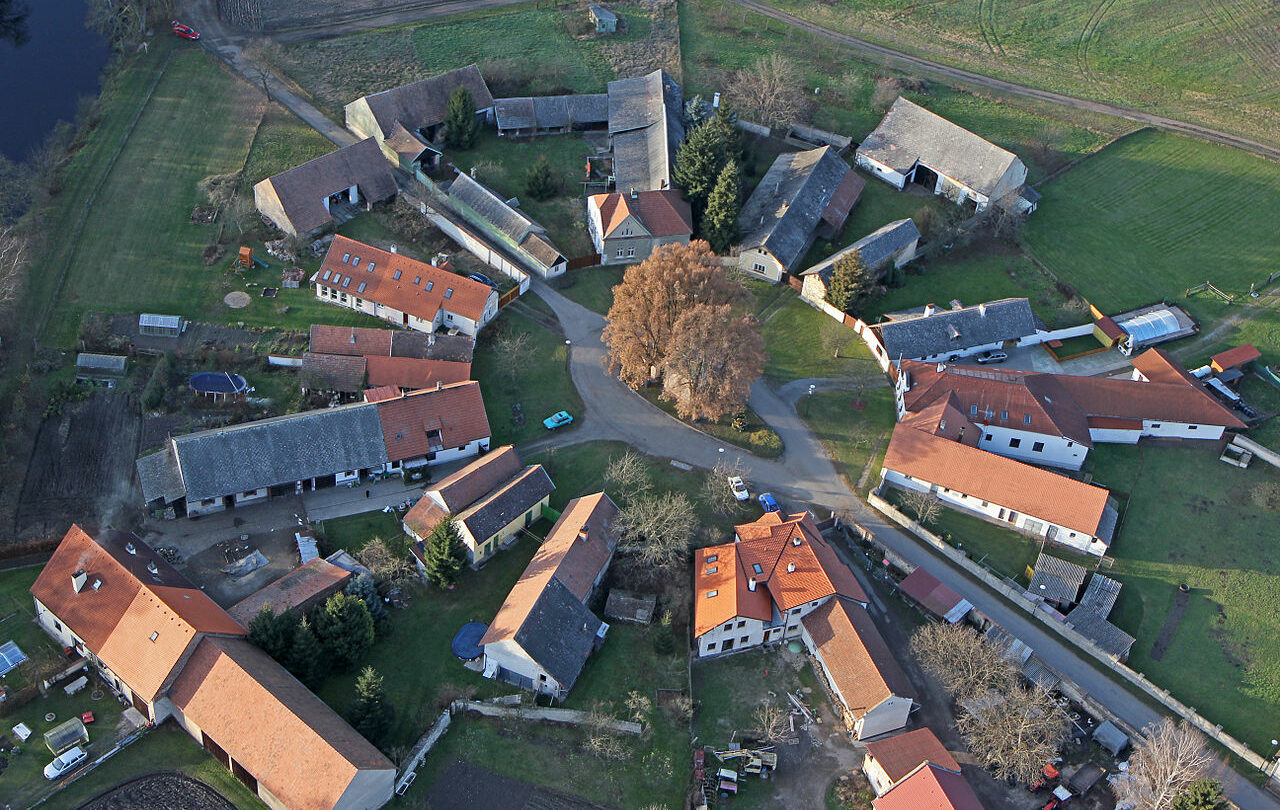 Vesnice Byšičky u Lysé nad Labem ve Středočeském kraji (ilustrační foto)