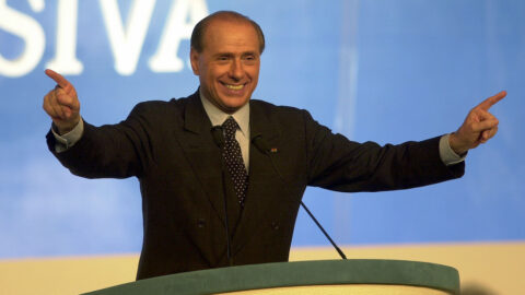 Silvio Berlusconi v květnu 2005