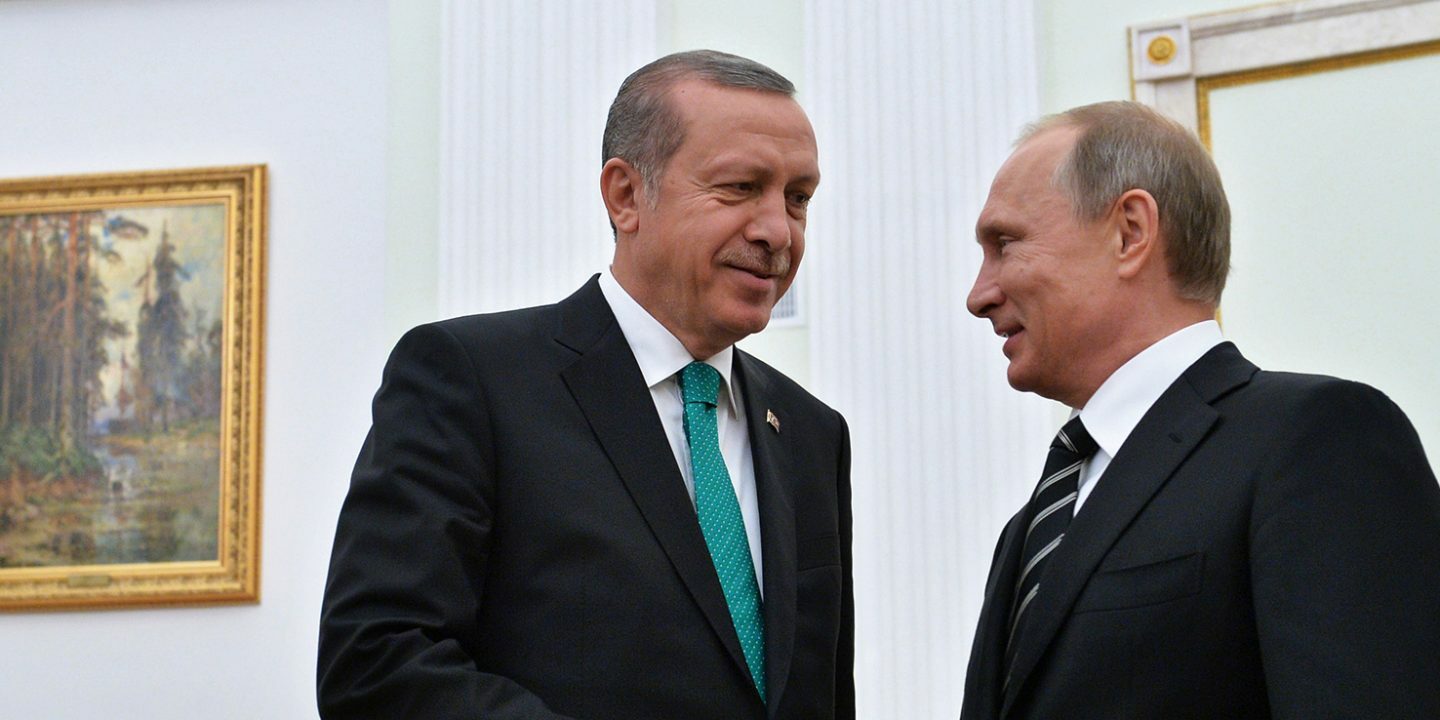 Turecký prezident Recep Erdogan (vlevo) a jeho ruský protějšek Vladimir Putin. 