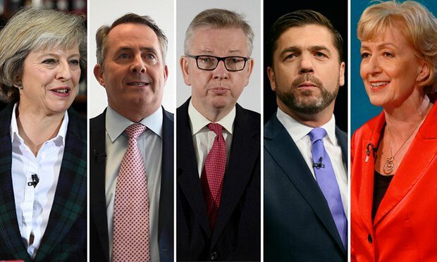 Kdo z nich bude příští britský premiér? Pětice kandidátů na post šéfa Konzervativní strany. Zleva: Theresa Mayová, Liam Fox, Michael Gove, Stephen Crabb a Andrea Leadsomová