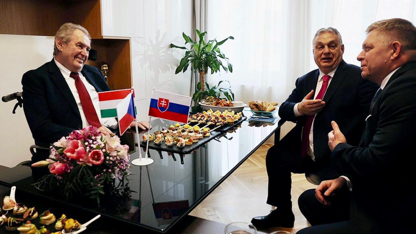 Zeman se ve své kanceláři sešel s Ficem a Orbánem (2024).