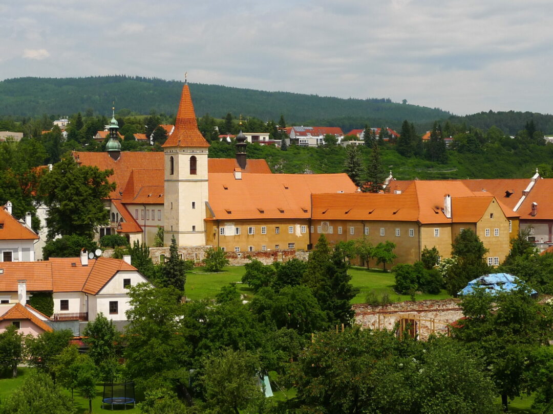 Minoritský klášter v Českém Krumlově, poslední místo odpočinku Markéty Pichlerové i jejího vraha. 