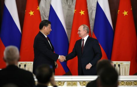 Putin vítá čínského prezidenta Si Ťin-pchinga v Moskvě 21. března 2023.

