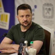 Ukrajinský prezident Volodymyr Zelenskyj se nevzdává.