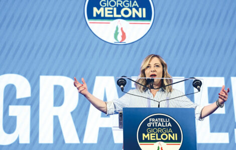 Italská premiérka Giorgia Meloniová slaví se svou stranou Bratři Itálie vítězství v evropských volbách