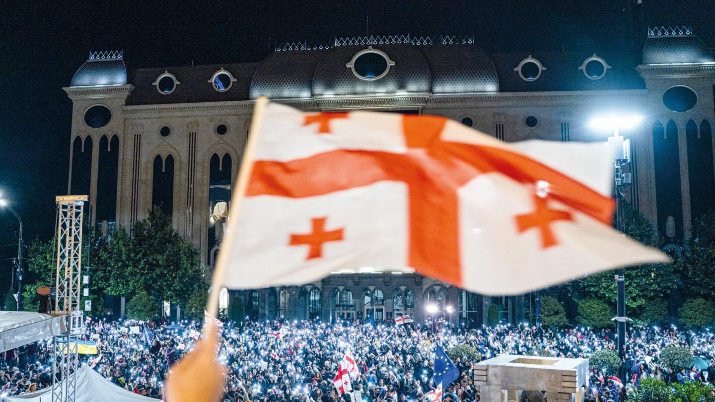 Protesty v Gruzii budou pokračovat zřejmě až do voleb, které zemi čekají na podzim
