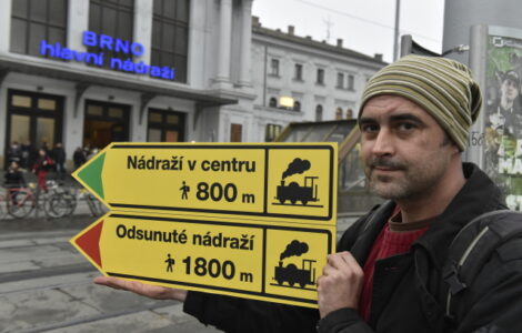 Protagonisté kampaně za referendum a spolu s nimi hnutí ANO, Strana zelených a Žít Brno předkládali občanům pouze část informací, které se jim hodily. Na snímku je brněnský aktivista Václav Pecl.