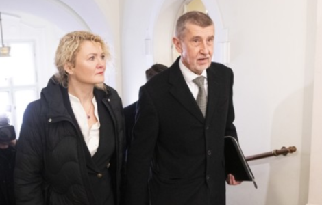 Bývalý premiér Andrej Babiš a jeho někdejší poradkyně Jana Nagyová u soudu, která se zabýval kauzou Čapí hnízdo.