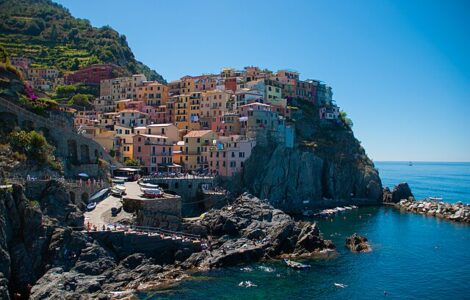 Město Manarola v oblasti Cinque Terre v Itálii