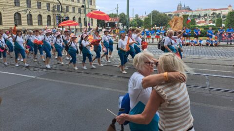 Atmosféra před filosofickou fakultou byla skvělá