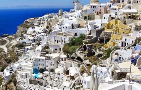 Řecké ostrovy trápí nadměrný cestovní ruch.