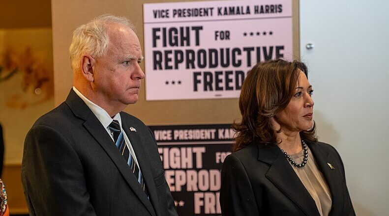 Kamala Harrisová a Tim Walz