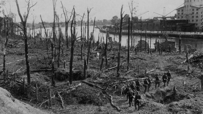 Polská obrana Westerplatte byla tak urputná, že Němci začali bitvě přezdívat malý Verdun. 