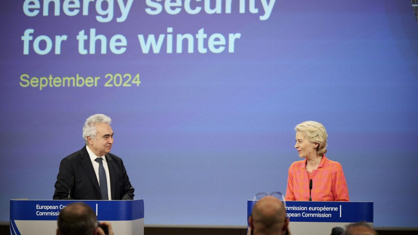 Šéf Mezinárodní agentury pro energii Fatih Birol a předsedkyně Evropské komise Ursula von der Leyenová na tiskové konferenci v Bruselu 19. září 2024.