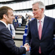 Emmanuel Macron a Michel Barnier 