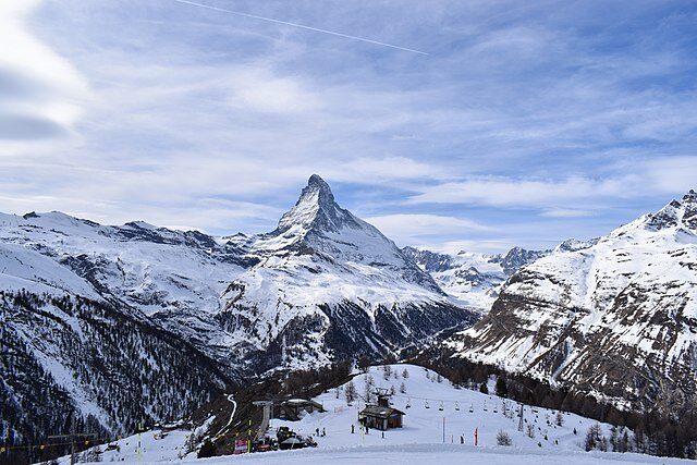 Matterhorn je sedmou nejvyšší horou Alp, nachází se na hranici mezi Itálií a Švýcarskem