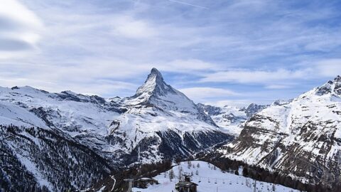 Matterhorn je sedmou nejvyšší horou Alp, nachází se na hranici mezi Itálií a Švýcarskem