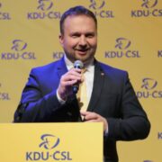 Předseda KDU-ČSL Marian Jurečka během zahájení minulého volebního sjezdu strany v roce 2022, kde v boji o šéfa partaje uspěl.