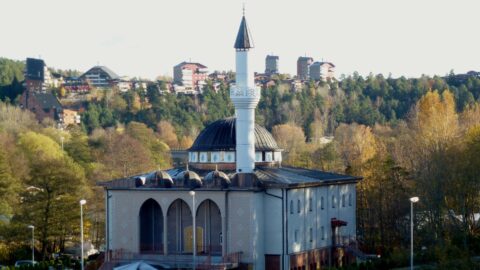 Mešita v obci Bortkyrka nedaleko Stockholmu (ilustrační foto)