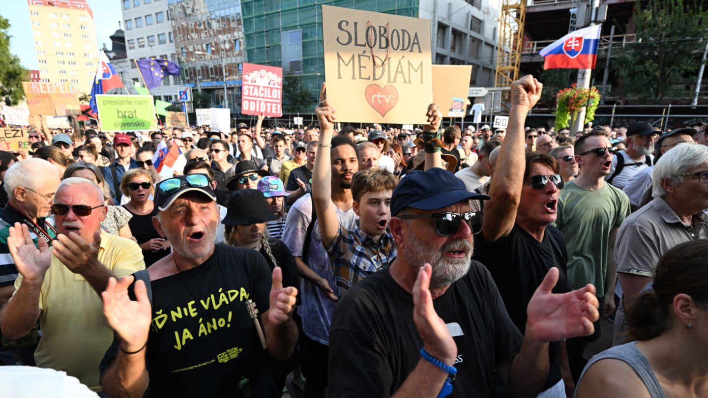 Na Slovensku už se zase demonstruje za svobodu