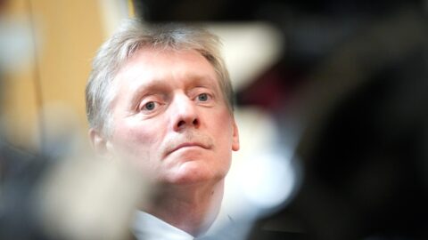 Mluvčí Kremlu Dmitrij Peskov na tiskové konferenci v roce 2023.