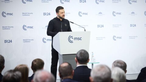 Ukrajinský prezident Volodymyr Zelenskyj při projevu na Mnichovské bezpečnostní konferenci v únoru 2025.